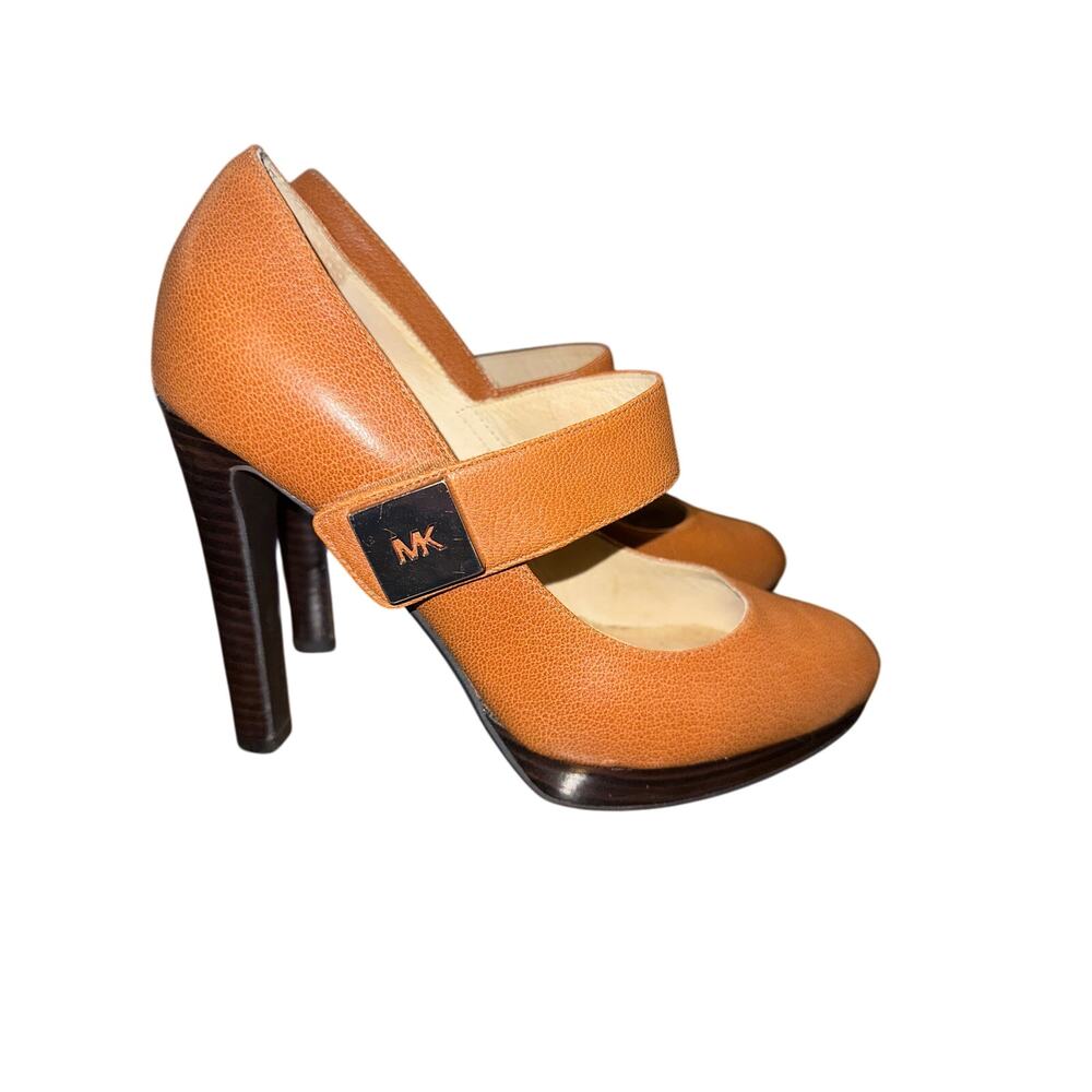 Women’s Michael Kors Camel Mary Jane Pump. Size 7